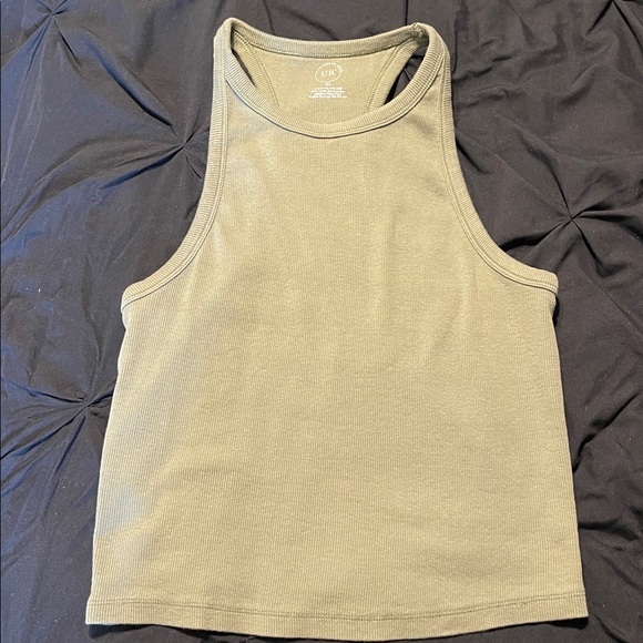 2 Basic Ribbed tanks - Picture 2 of 5